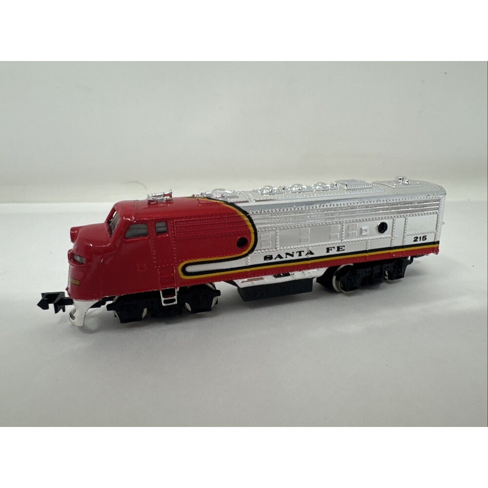 N Scale Bachmann Santa Fe 215 Diesel Locomotive Loco Train